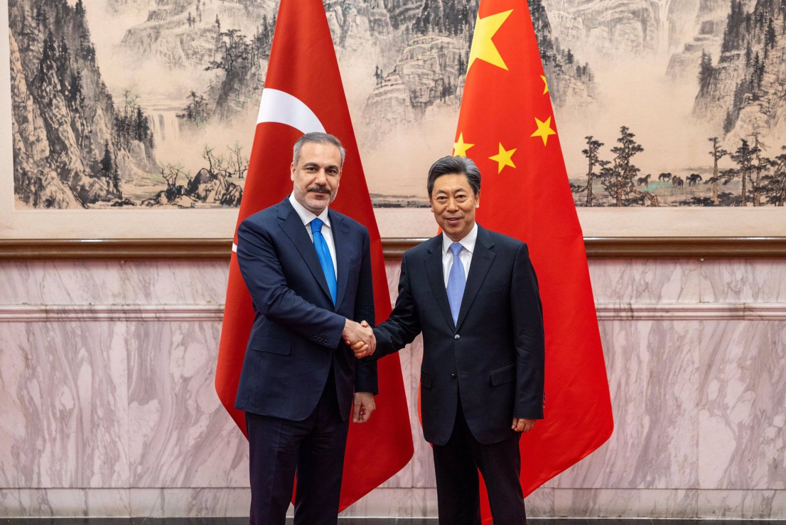 Türkiyənin XİN rəhbəri Hakan Fidan Çinə səfər edib