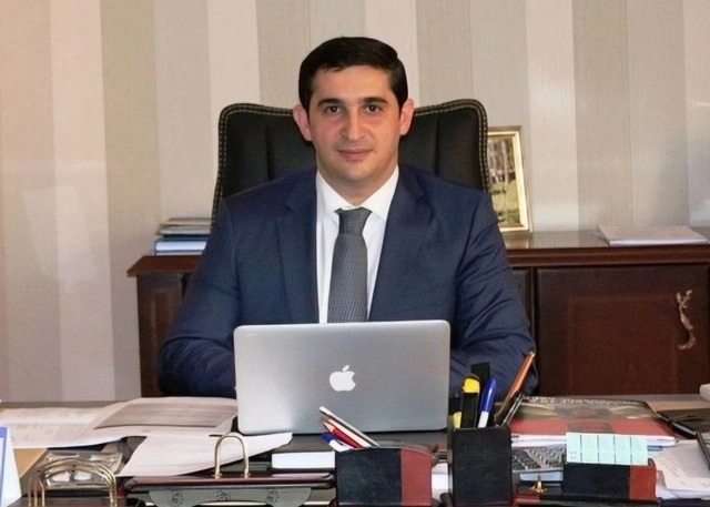 Nazir özünə yeni köməkçi təyin etdi - FOTO