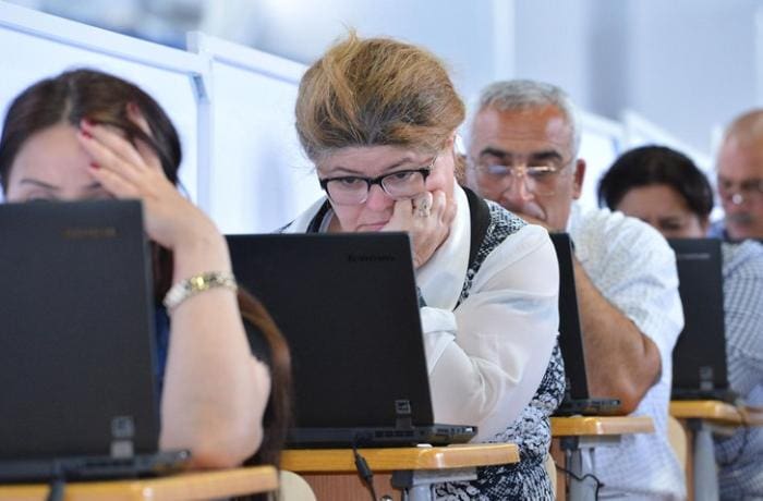 1544 müəllim müddətli müqavilə ilə çalışmaq imkanı qazandı