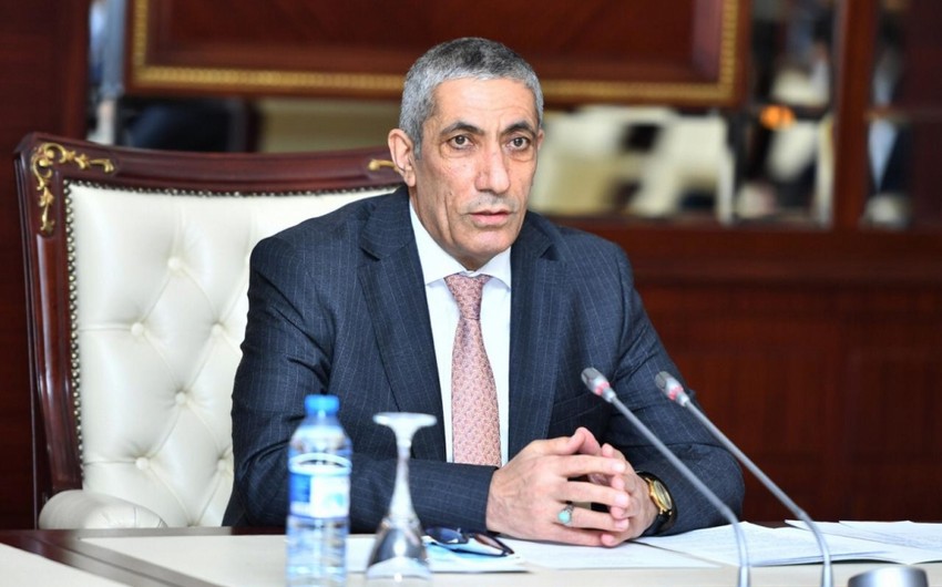 "Maşın alverçiləri "təzyiq görürəm" bəhanəsi ilə xaricə gedib oradan təhqirlər edirlər" - Deputat