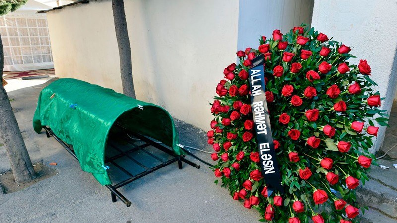 İmtahan nəticəsinə görə ölən abituriyent bu müğənninin QOHUMUDUR - FOTO 