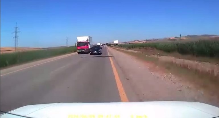 Əks yola çıxan sürücü ölüm saçdı - VİDEO