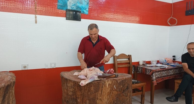 "Ətin kiloqramla qurbanlıq adı ilə satılması doğru deyil" - Hacı Surxay - VİDEO