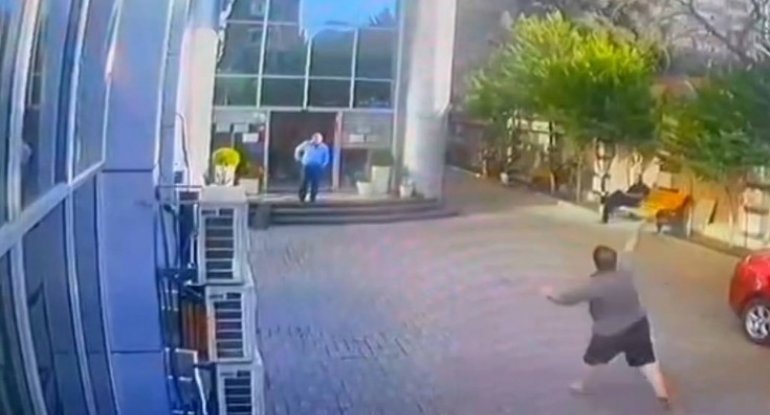 "İstəyi “kaş kimsə hirslənib baltanı vura, canım qurtara” olub" - Psixoloq