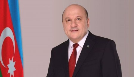 Hüseyn Abdullayev həbsdəki vəziyyətini şeirlə təsvir etdi - "Ölümlə qalımın ortasındayam!"