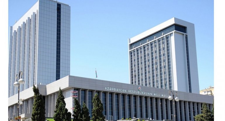 İki qızın başını kəsib, özünü öldürən şəxs bu vəhşiliyi əvvəlcədən dəftərinə çəkibmiş - ŞOK OLAY 