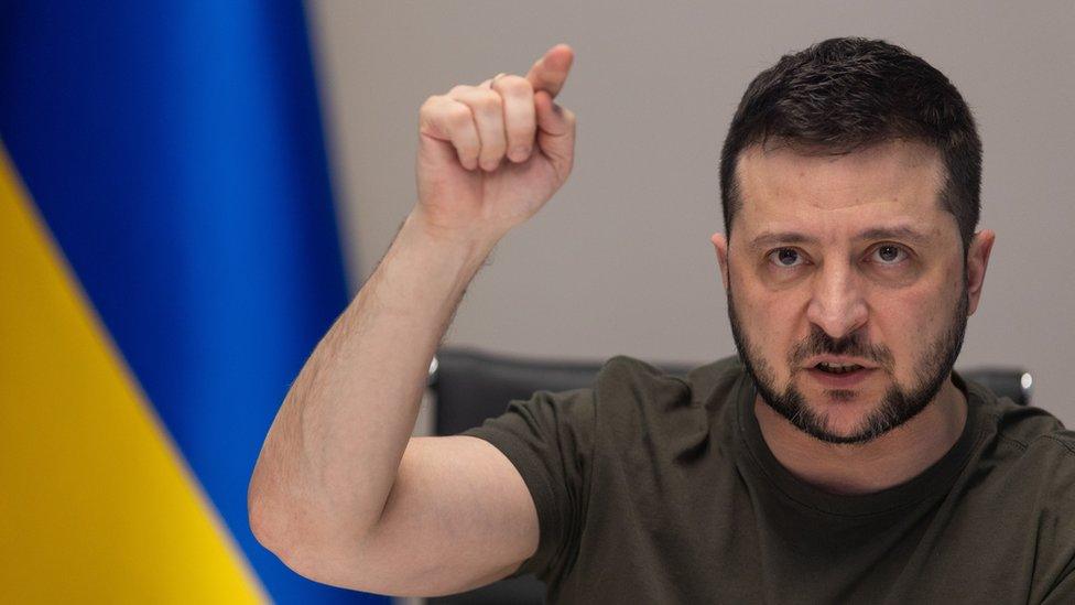 Zelenski: "Rusiya qitələrarası ballistik raketlə Ukraynanı vurub"