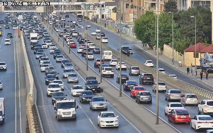 Bu yollarda sıxlıq yaranıb - SİYAHI