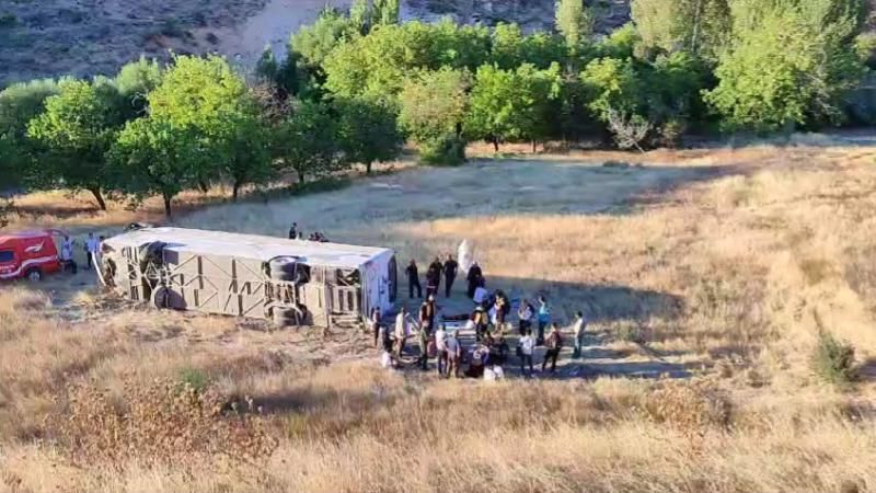 Türkiyədə ağır avtobus qəzası - Yaralılar var - FOTO