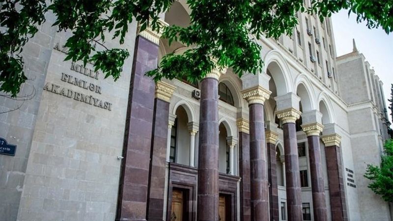 "Süpürgəçi 450, elmlər doktoru 764 manat..." - Deputatdan təkliflər