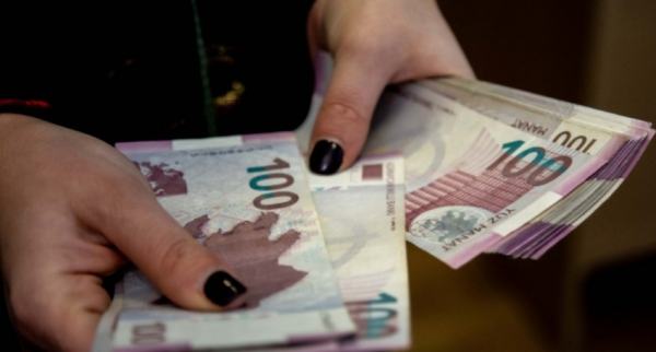 Pula pul deməyən, sərvətləri ilə göz qamaşdıran AZƏRBAYCANLI QADINLAR