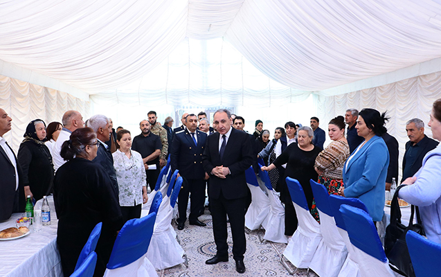 Baş prokuror vətəndaşların müraciətlərinə obyektiv baxılması ilə bağlı tapşırıq verdi - Fotolar