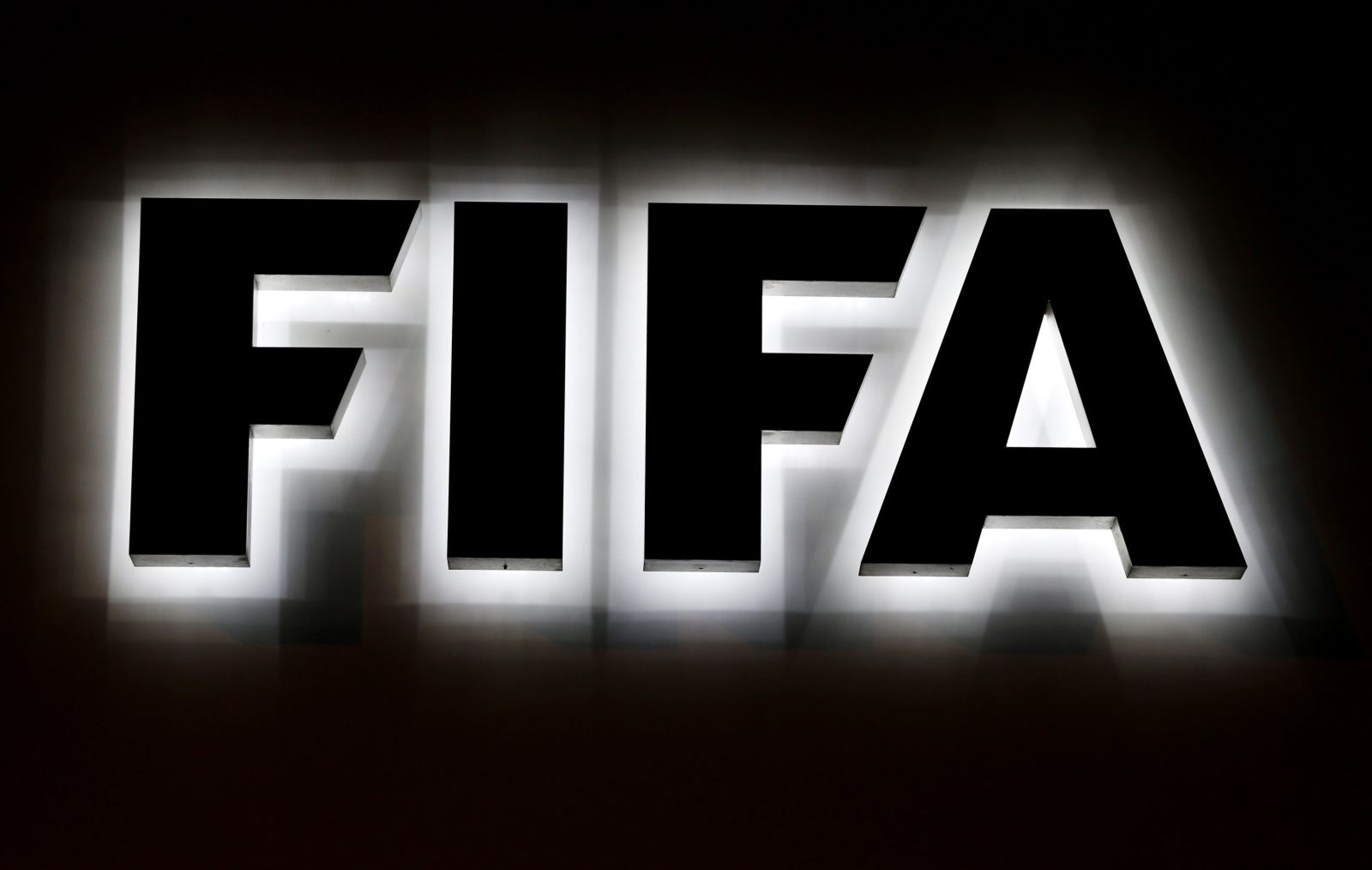 FIFA-dan yeni qərar: 3-cü transfer pəncərəsi açılacaq