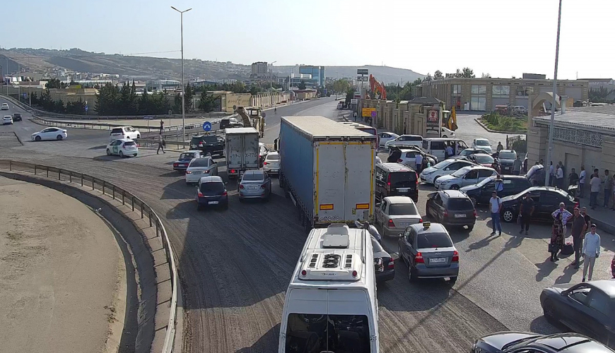Bakının cənub girişi bağlandı - FOTO