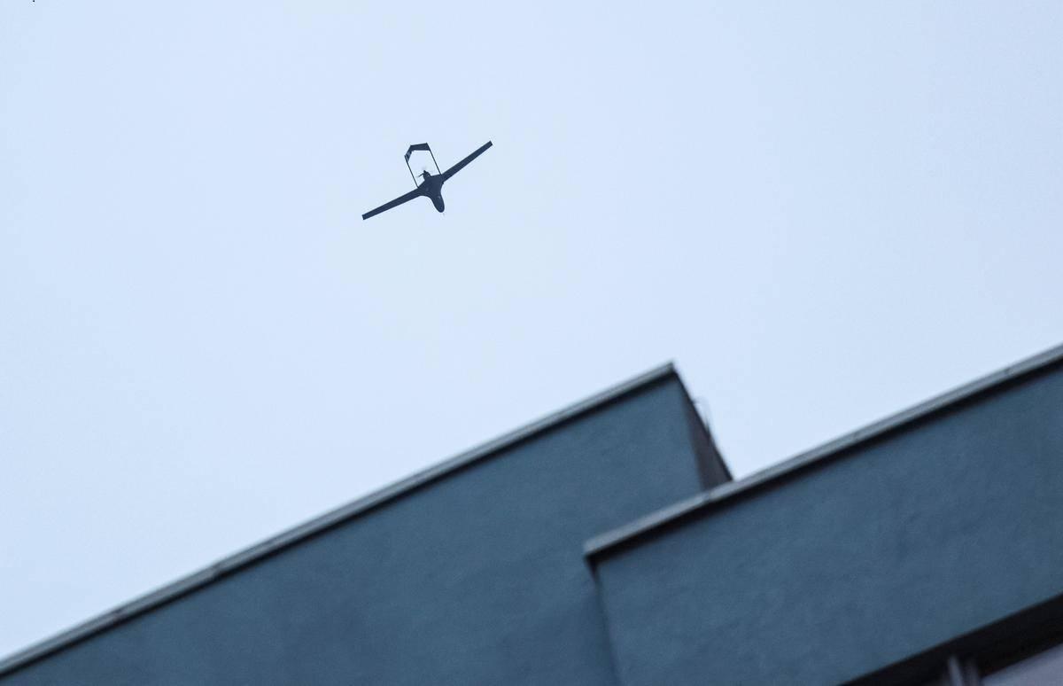 Rusiya şəhərlərinə kütləvi dron hücumu olub - Hərbi aerodromlar hədəf alınır
