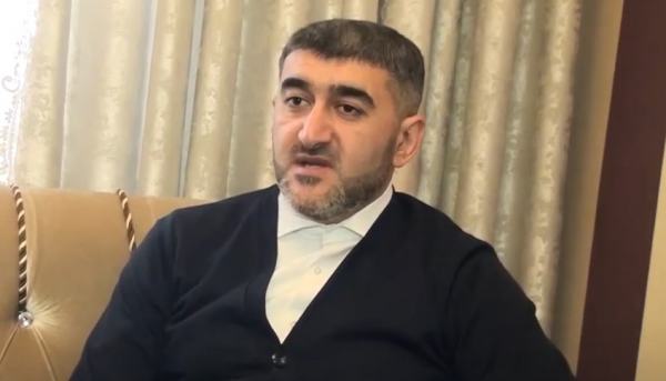 “Arvadının alt paltarının rənginədək hamı görürsə, belə namuslu ailə olur?" - İlahiyyatçıdan QALMAQALLI AÇIQLAMA