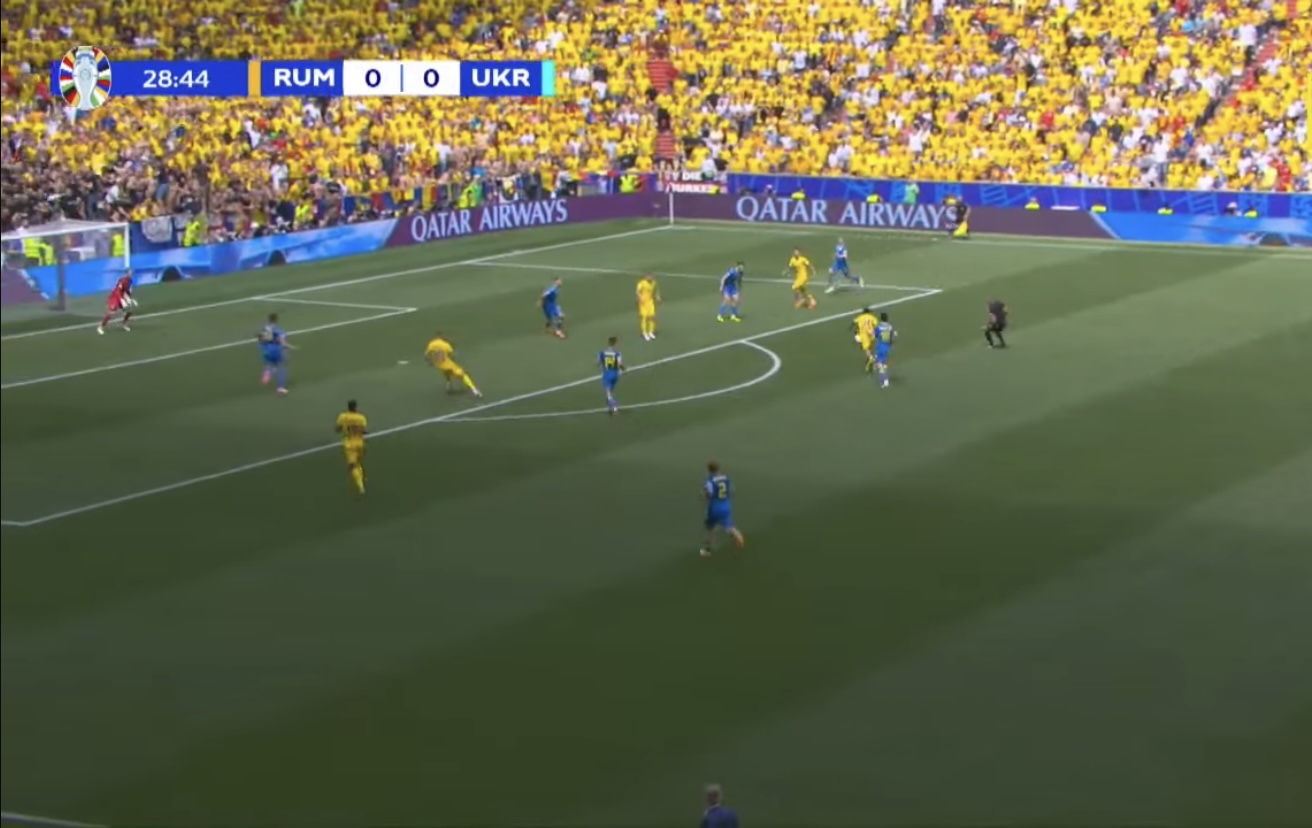 Lunin səhv etdi, rumıniyalı futbolçu “raket” göndərdi