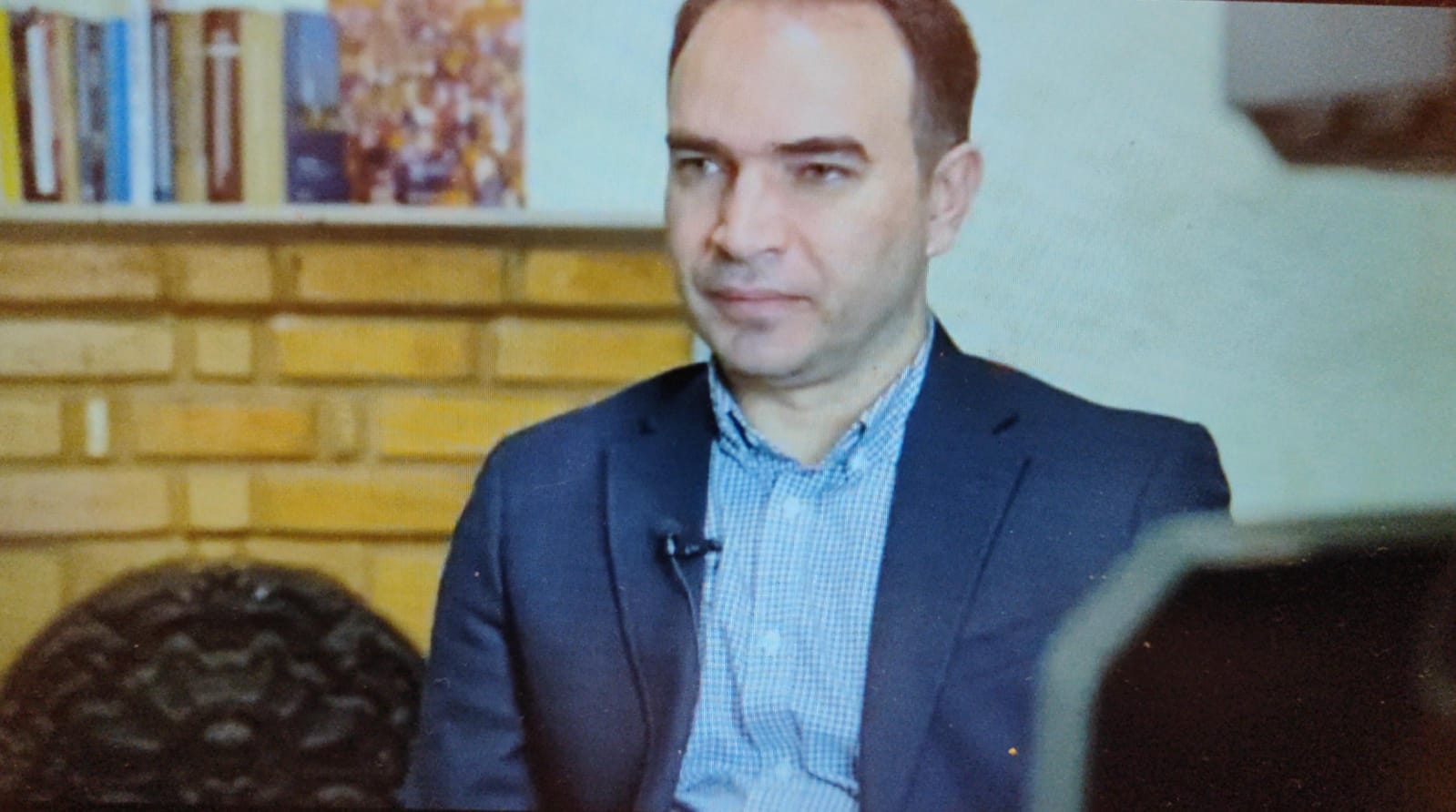Azərbaycanda sabiq diplomat SAXLANILDI