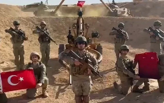 Türk əsgərindən Milli komandaya dəstək - Video