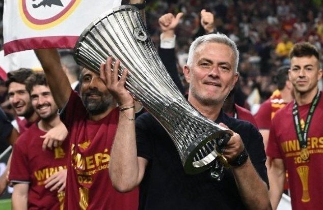 Türkiyə klubları Mourinyo uğrunda savaşır