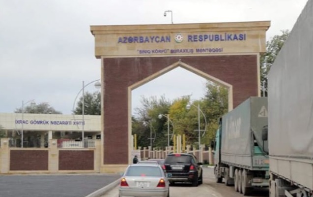 Qaçaqmalçılığa şərait yaradan gömrük işçiləri həbs edildi - Rəsmi