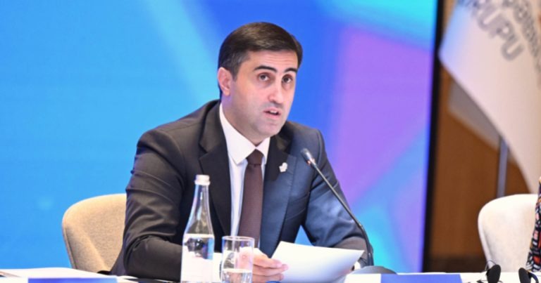 “Fransa öz kolonial keçmişini ört-basdır etməyə çalışır”