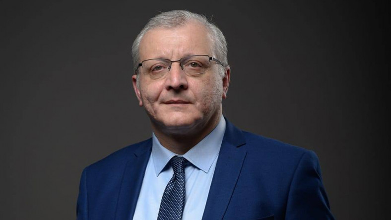 Surenyants: “Şoyqu Bakıya səfər edir, Paşinyan isə...”