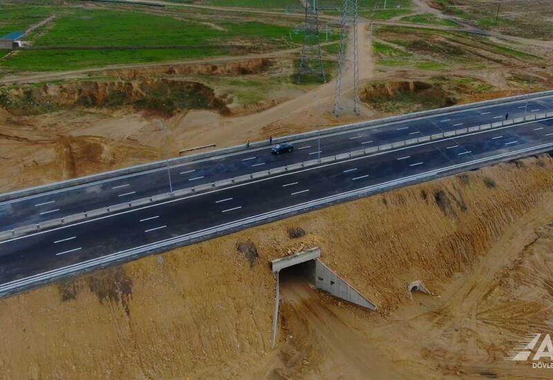 15 dəqiqəyə Bakıya çatdıran yol: "İşıqfor yox, tıxac yox" - VİDEO