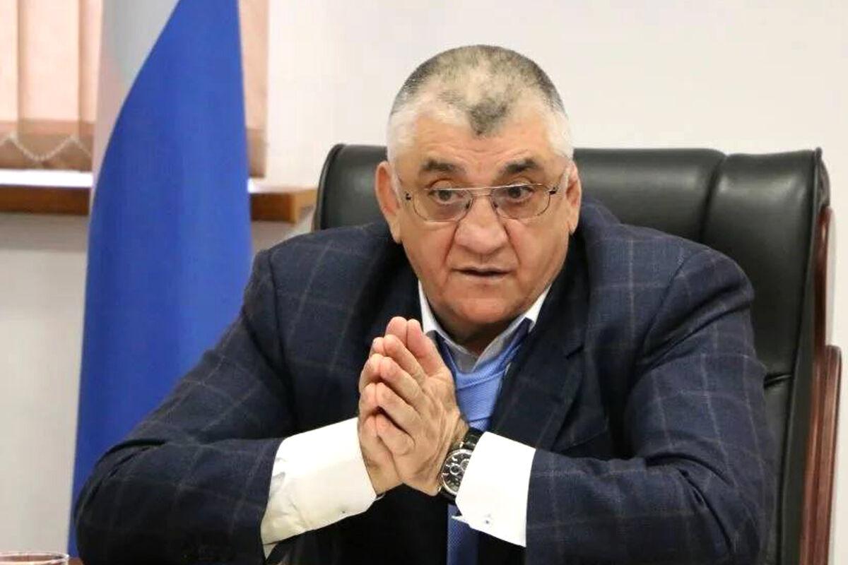 Keçmiş nazir həbsxanada intihara cəhd etdi - Xəstəxanaya yerləşdirilib