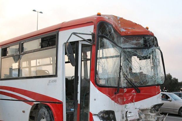 Abşeronda avtobus qəzaya düşdü: Xəsarət alan var