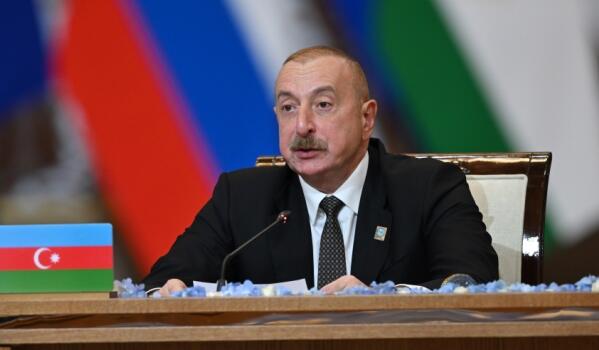 Əliyev Astanada mühüm görüşdə çıxış etdi - Foto