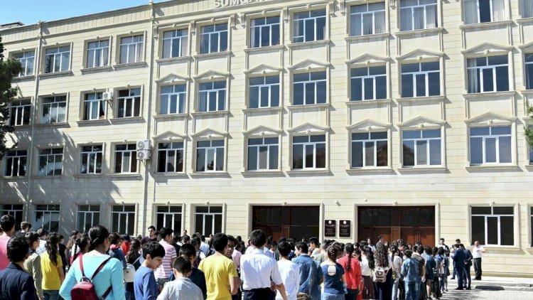 Tələbə universitetə saqqalı gələ bilərmi?