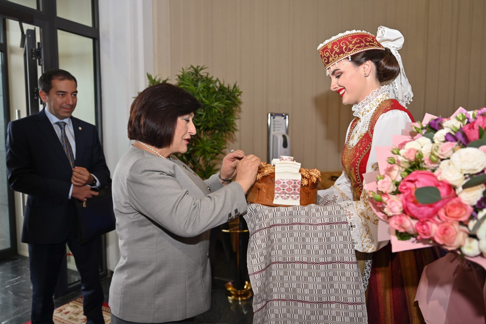 Sahibə Qafarova Belarus Respublikasına rəsmi səfərə gedib