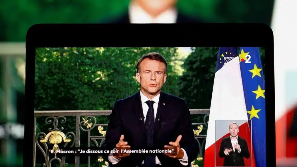 "Bloomberg": Fransada siyasi qeyri-sabitlik güclənir