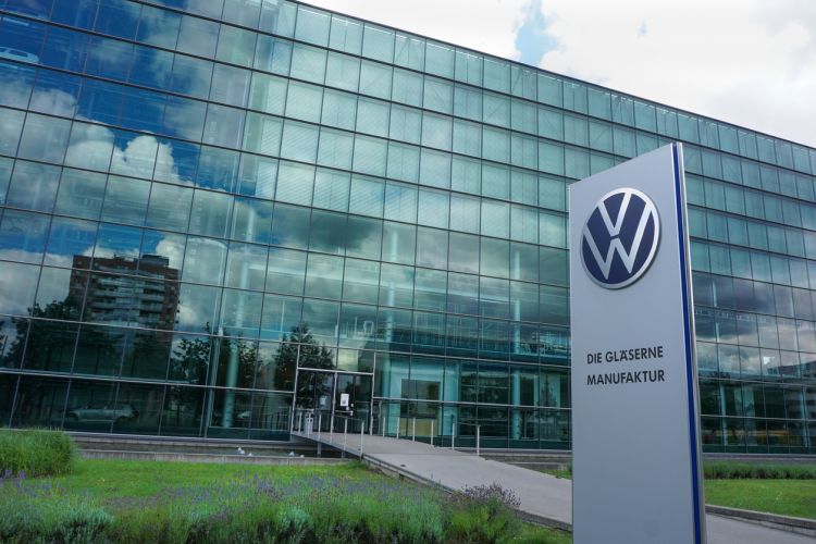 "Volkswagen" satışların azalması səbəbindən iş yerlərini ixtisar edəcək