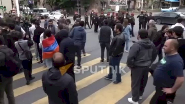 Ermənilər yenə küçələrə töküldü: İrəvanda yürüş başladı - Video