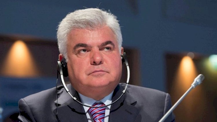 Ziya Məmmədov hakimiyyətə meydan oxuyur.