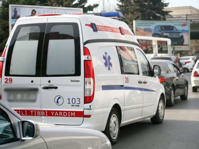 Ambulanslar avtobus zolaqlarında hərəkət edə bilər?