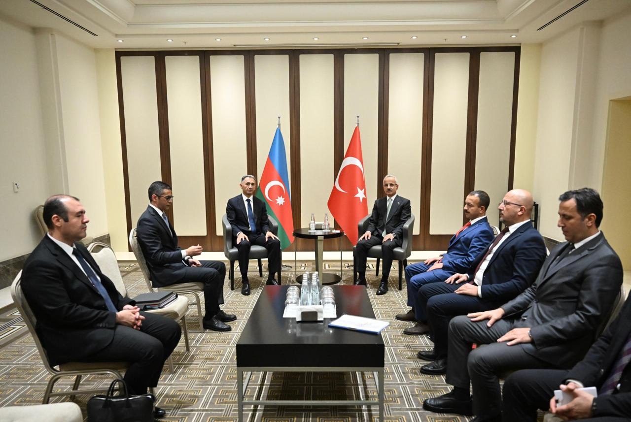 Azərbaycan və Türkiyə Bakı-Tbilisi-Qars layihəsinin inkişafını müzakirə ediblər