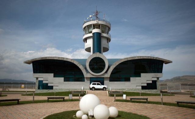 Ermənilər Xocalı aeroportunu niyə bu formada tikib?