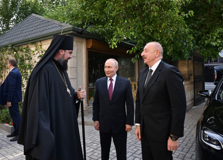 Azərbaycan və Rusiya prezidentləri Müqəddəs Mürdaşıyan Zənənlər Kafedralında olublar - FOTO - YENİLƏNDİ
