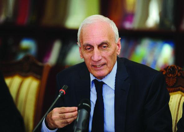 Nə onda susmuşam, nə də indi
