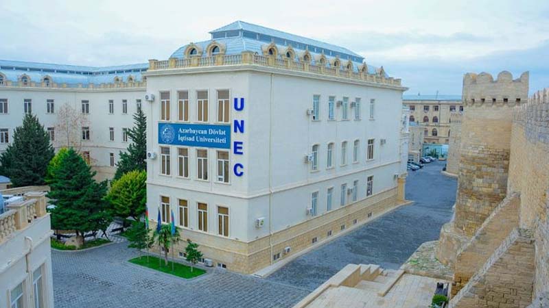 UNEC-in prorektoru işdən çıxarıldı (FOTO)