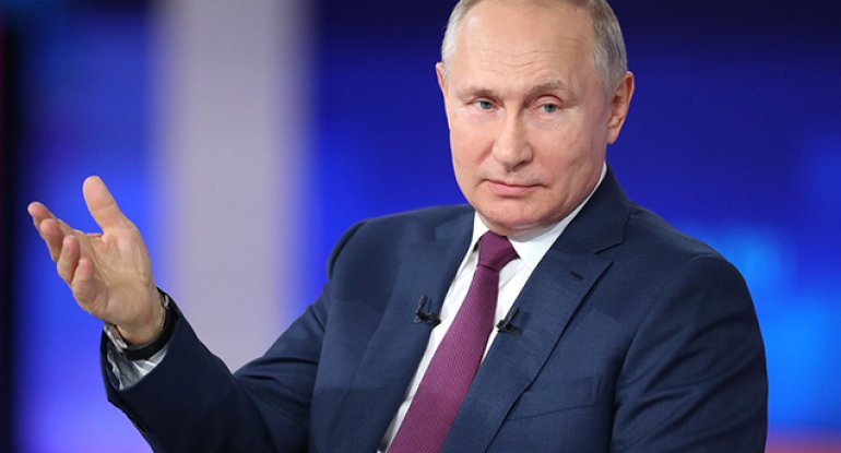 Putin Özbəkistanda bağçalardan ali məktəblərə qədər rus dilinin tədrisi ilə bağlı layihələrdən danışıb
