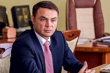 Polisi döyən deputatın məhkəməsi oldu - Jurnalistlər buraxılmadı