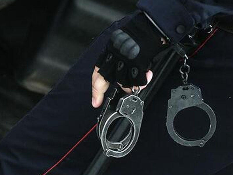 Polis əməkdaşı cinsi azlığı şantaj etdiyi üçün SAXLANILI