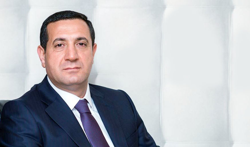 Deputat Sumqayıtda qaçqınlara ev tikir! – Torpaqların azad olunmasından xəbəri yoxdur?