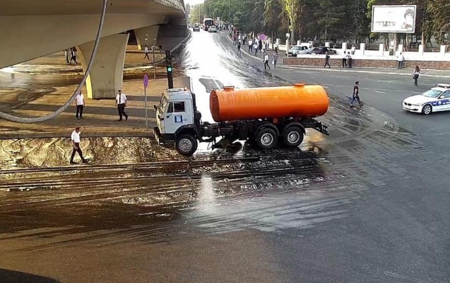 Yola yağ dağıldı, “20 Yanvar” dairəsi bağlandı - FOTOLAR