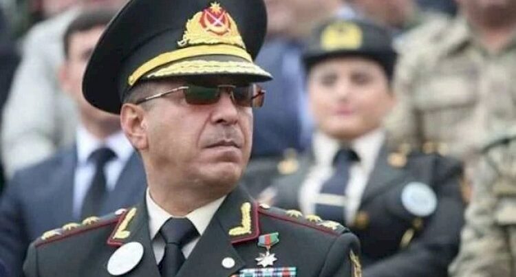 Rövşən Əkbərovun oğlu Azərbaycanı tərk edib