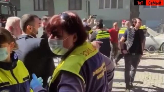 Batumidə bina çökdü: 15 nəfərdən xəbər yoxdur - Video